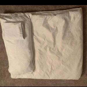 Sparkling white blanket and pillows (size king)